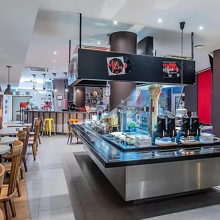 Ibis Lisboa Alfragide Hotell 2*