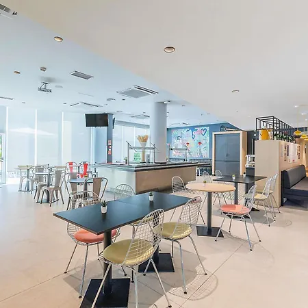 Ibis Lisboa Alfragide Отель 2*
