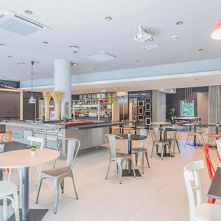ホテル Ibis Lisboa Alfragide 2*