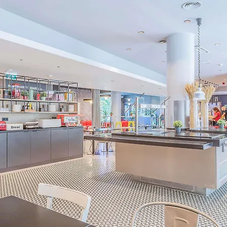 Ibis Lisboa Alfragide 2*